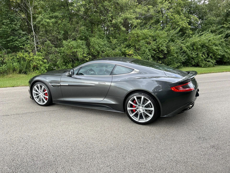 2015 Aston Martin Vanquish 2nd Gen - Image 23 of 31