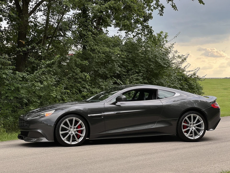 2015 Aston Martin Vanquish 2nd Gen - Image 19 of 31