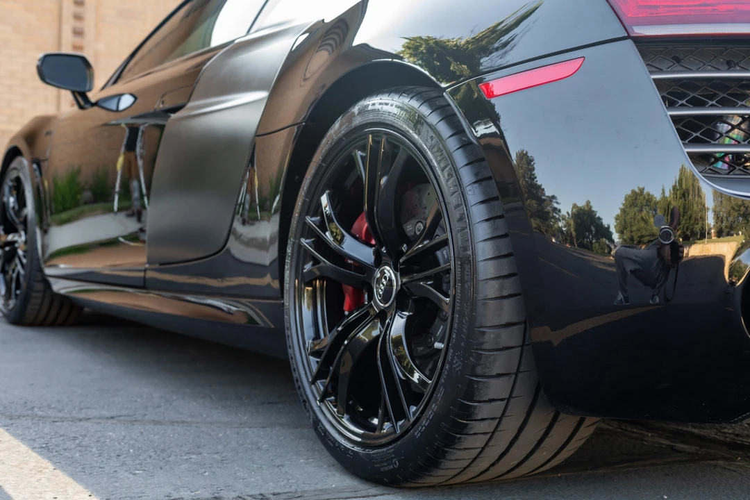 2015 Audi 42 R8 - Image 12 of 31