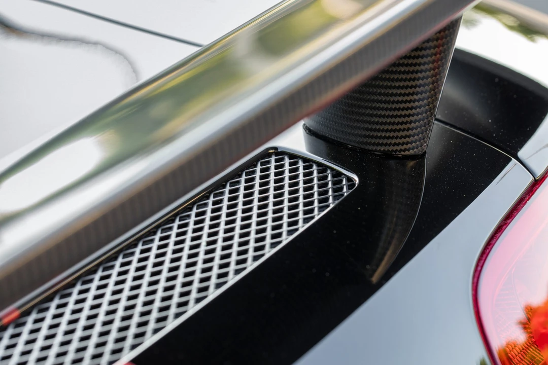 2015 Audi 42 R8 - Image 25 of 31