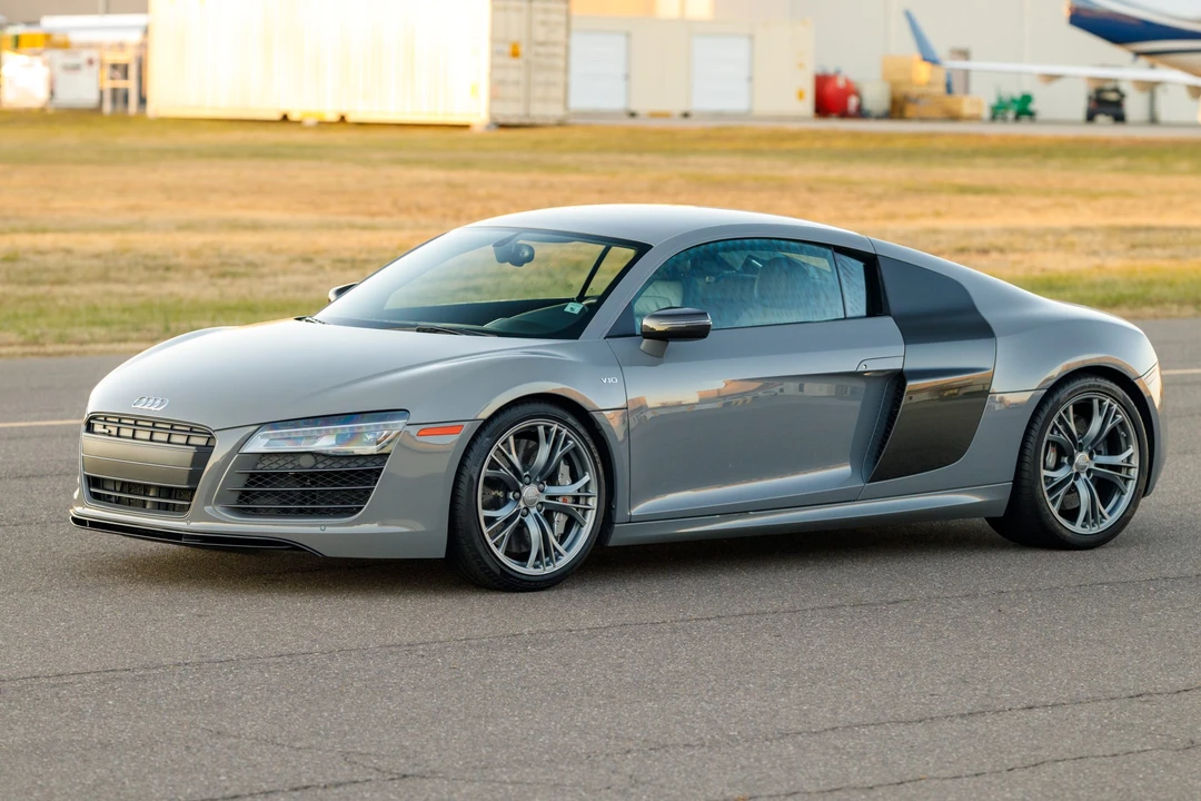 2015 Audi 42 R8 - Image 2 of 31