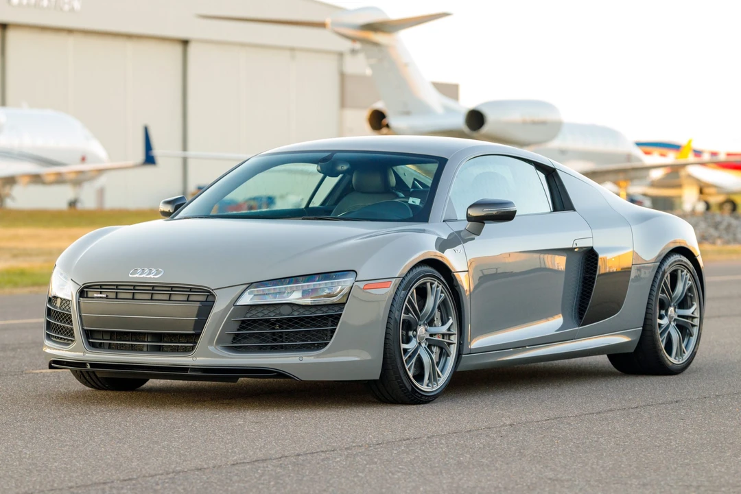 2015 Audi 42 R8 - Image 6 of 31