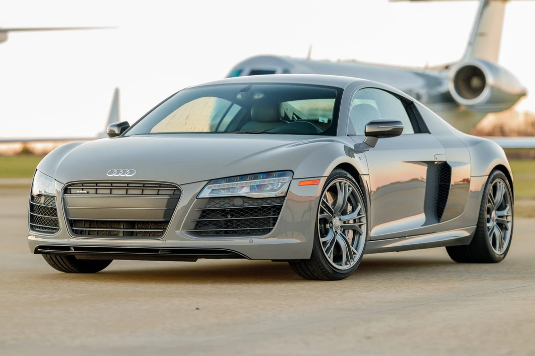 2015 Audi 42 R8 - Image 9 of 31