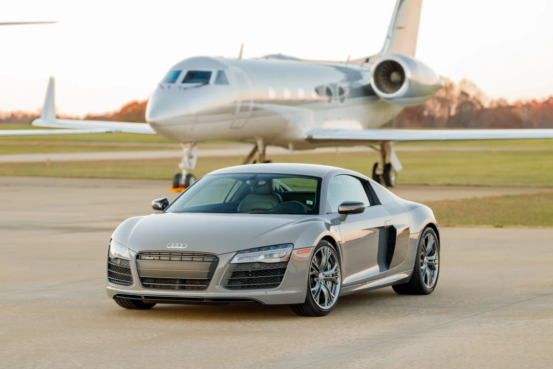 2015 Audi 42 R8 - Image 8 of 31