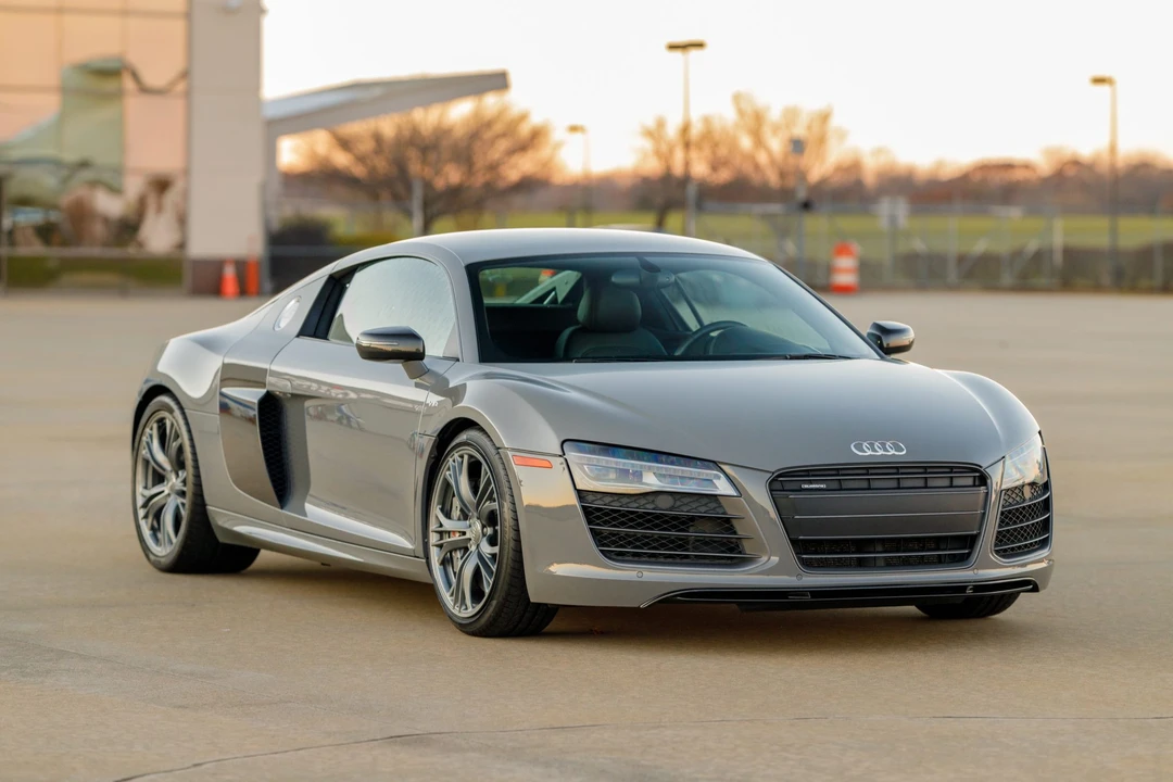 2015 Audi 42 R8 - Image 19 of 31