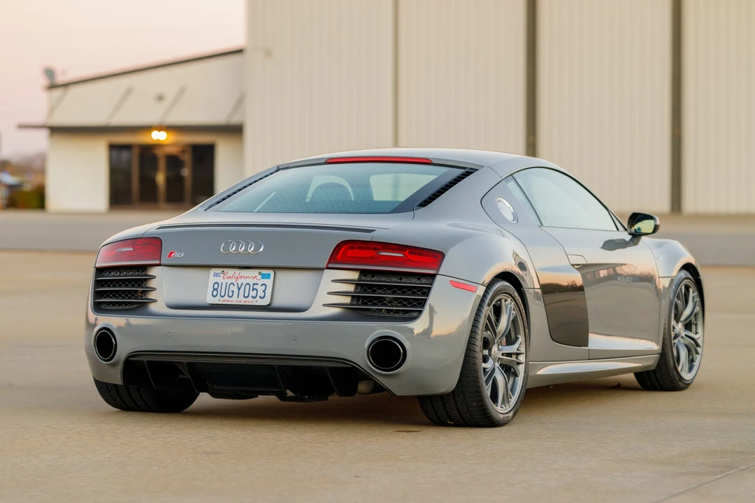 2015 Audi 42 R8 - Image 24 of 31