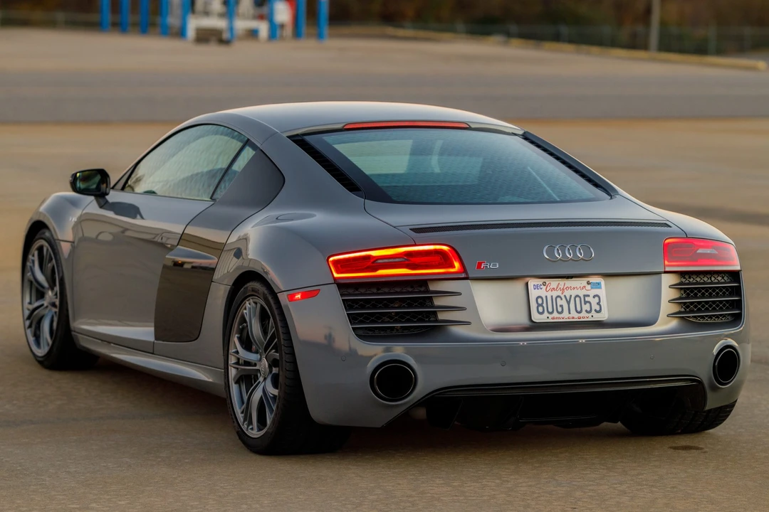 2015 Audi 42 R8 - Image 30 of 31