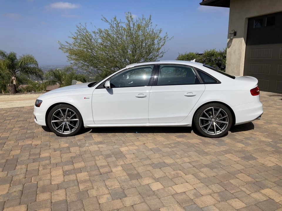 2015 Audi B8 S4 - Image 4 of 31