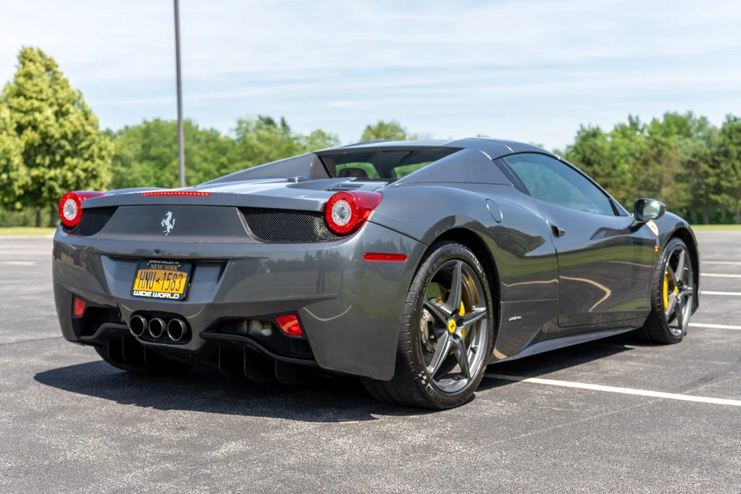 2015 Ferrari 458 Spider - Image 13 of 31