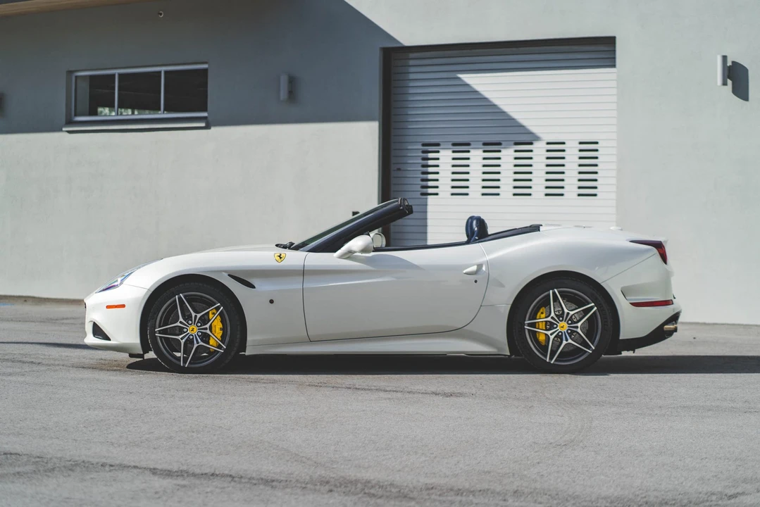 2015 Ferrari California T - Image 20 of 31