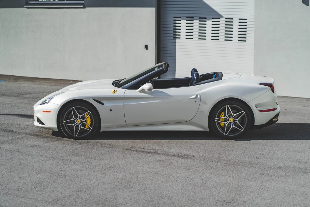 2015 Ferrari California T - Image 19 of 31