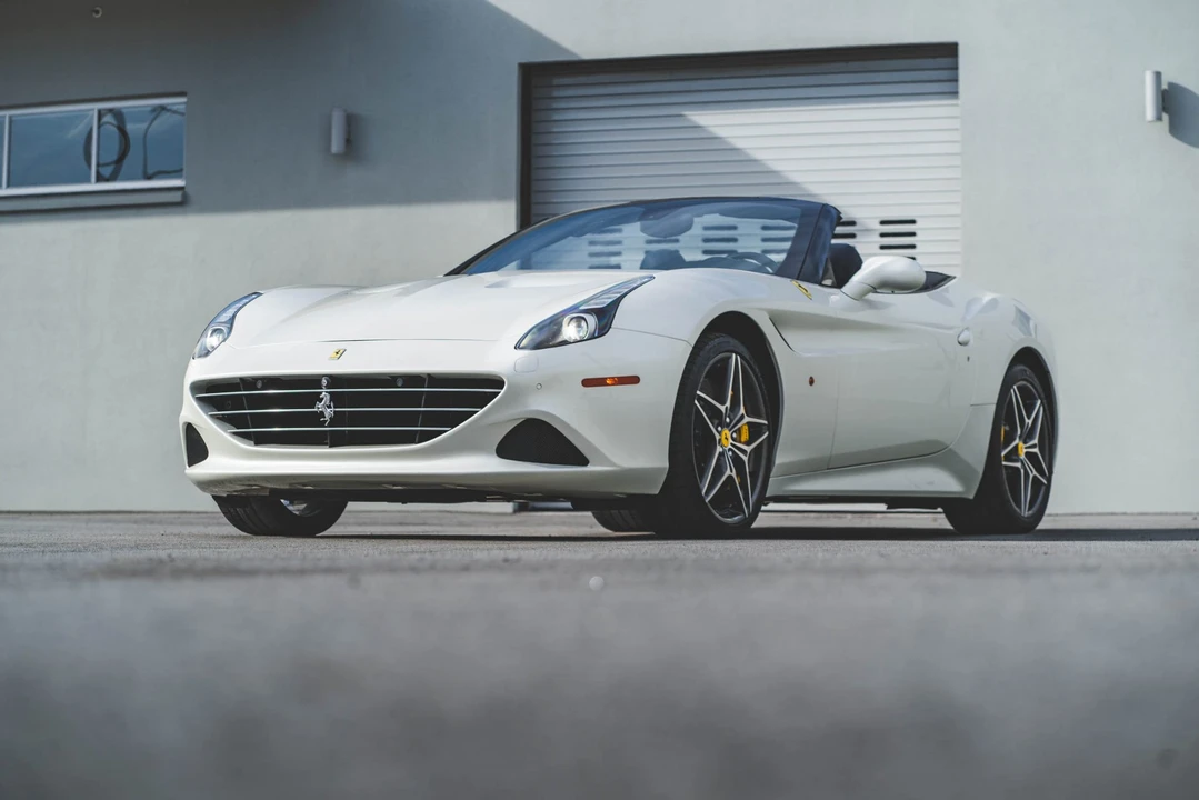 2015 Ferrari California T - Image 24 of 31