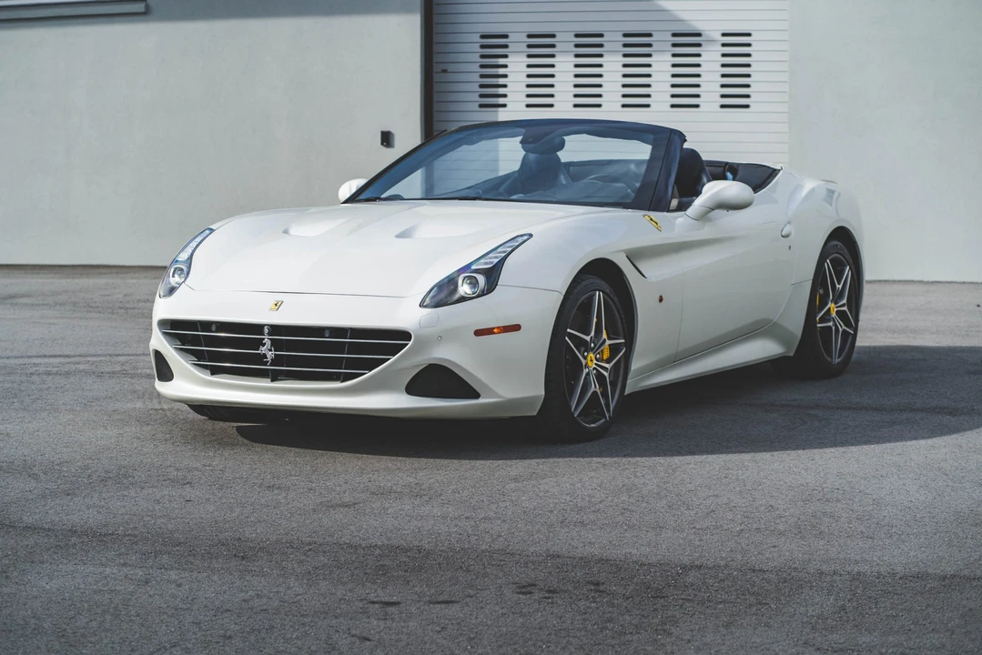 2015 Ferrari California T - Image 23 of 31