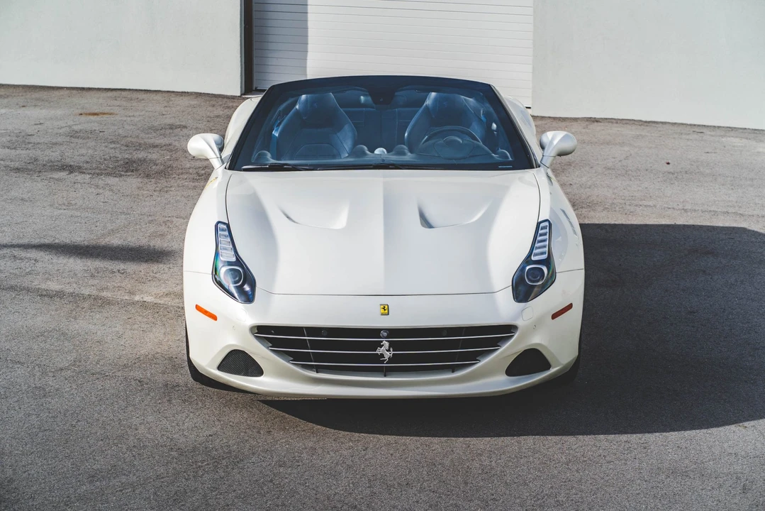 2015 Ferrari California T - Image 27 of 31