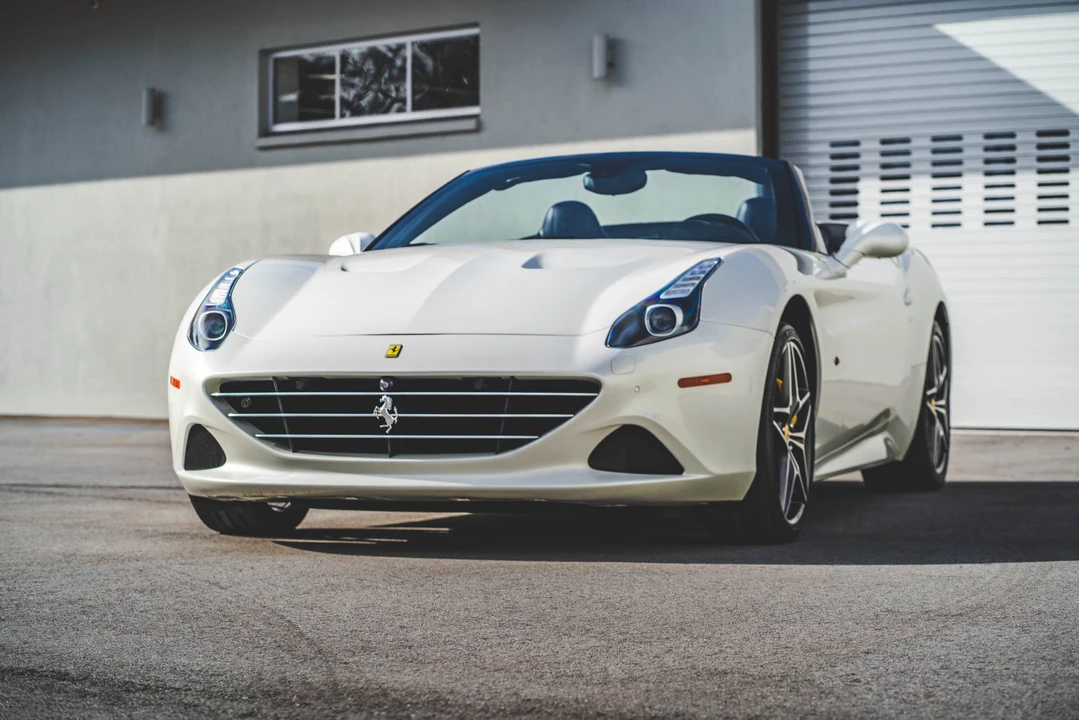 2015 Ferrari California T - Image 26 of 31