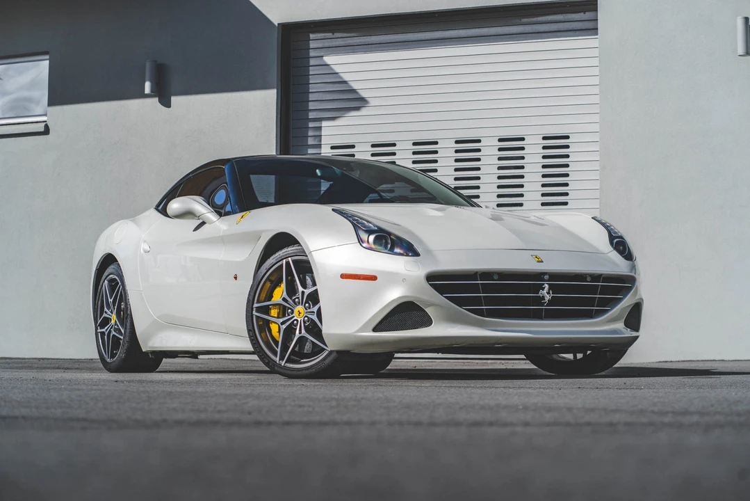 2015 Ferrari California T - Image 4 of 31
