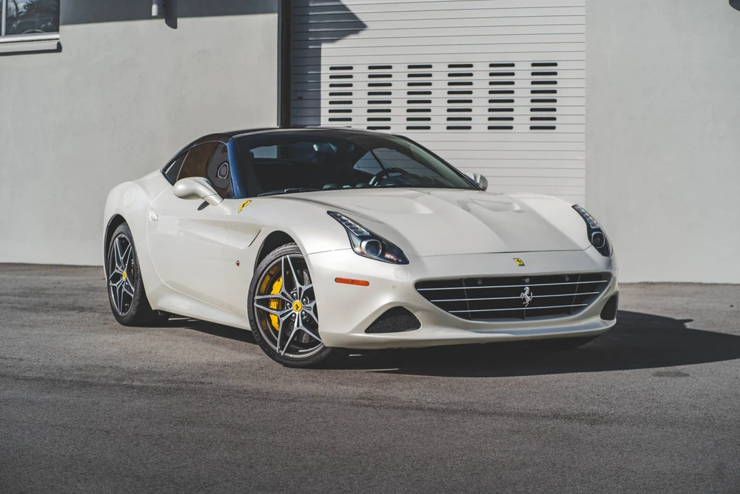 2015 Ferrari California T - Image 3 of 31