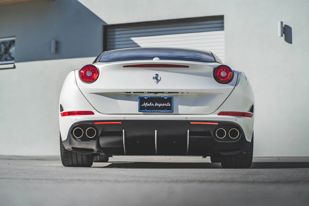2015 Ferrari California T - Image 14 of 31