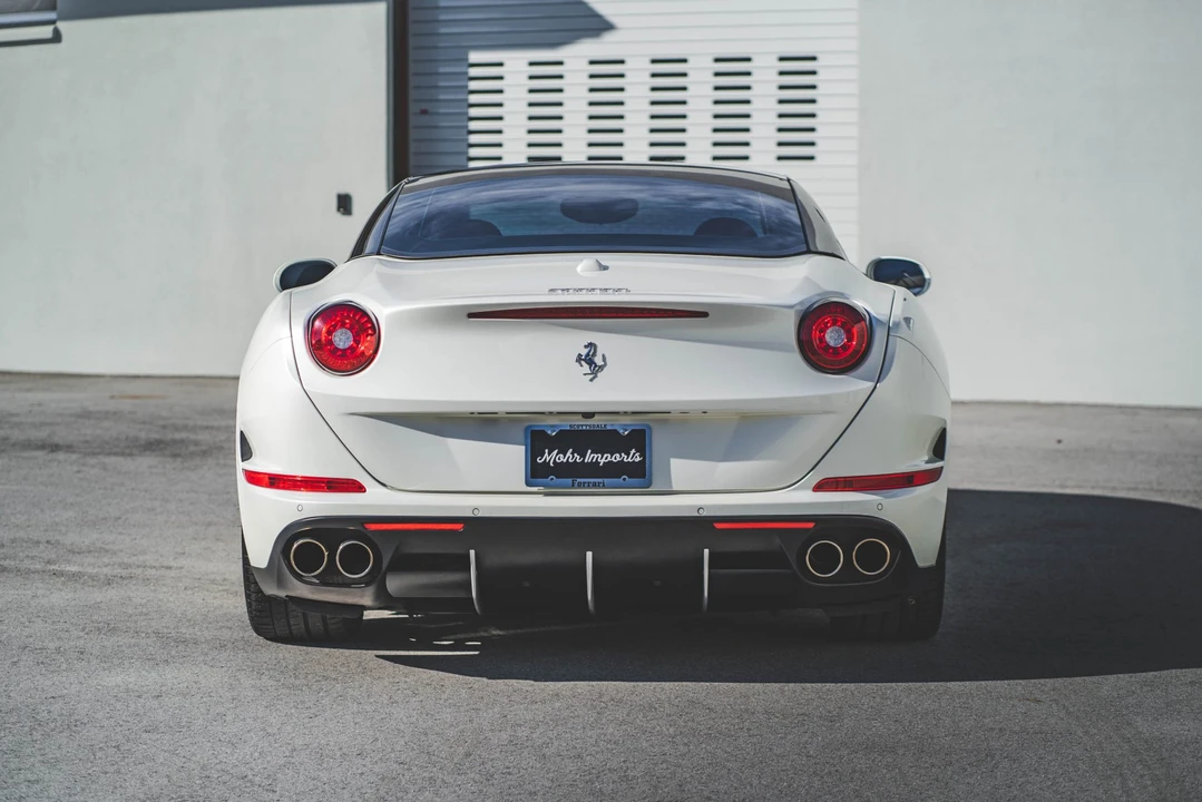 2015 Ferrari California T - Image 13 of 31