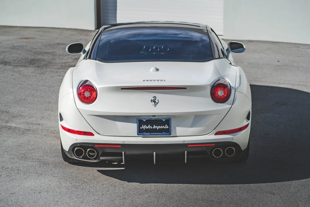 2015 Ferrari California T - Image 12 of 31