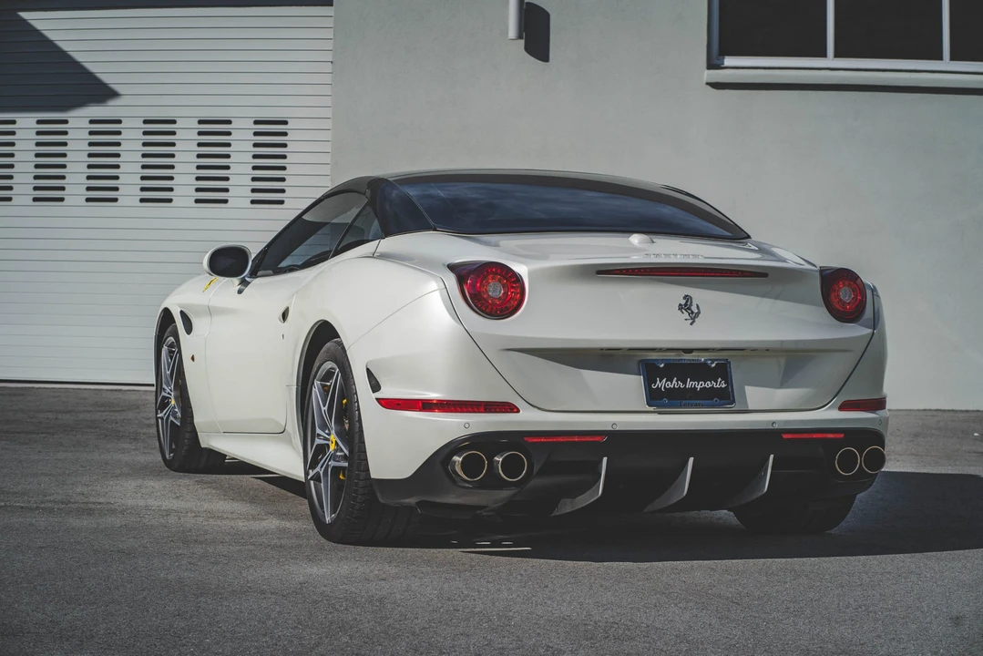 2015 Ferrari California T - Image 15 of 31