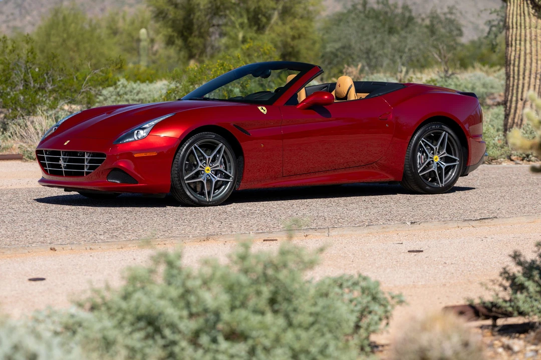 2016 Ferrari California T - Image 4 of 31