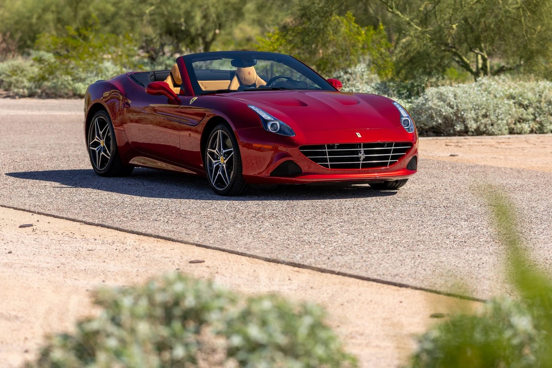 2016 Ferrari California T - Image 10 of 31