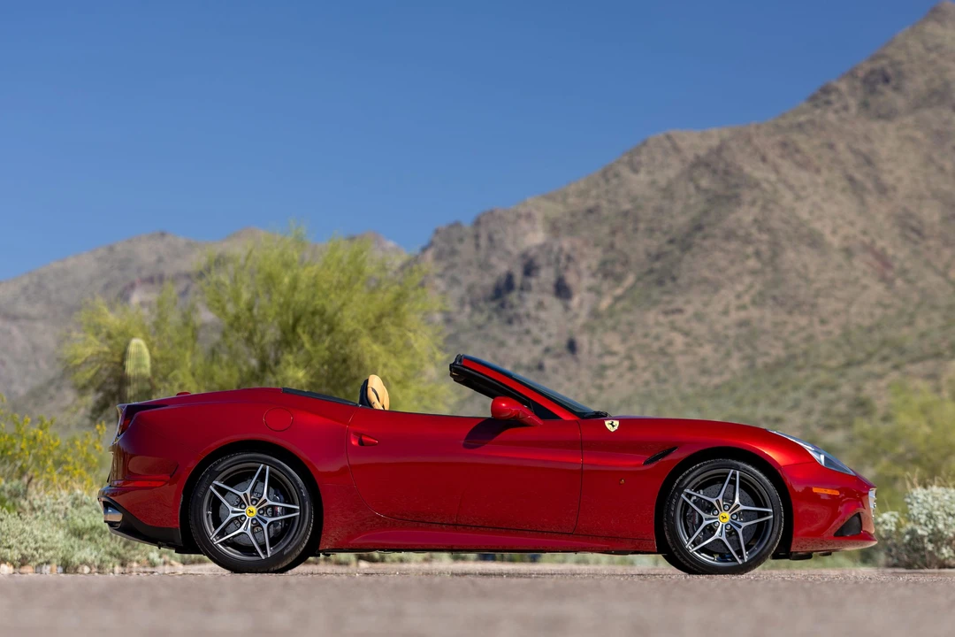 2016 Ferrari California T - Image 15 of 31