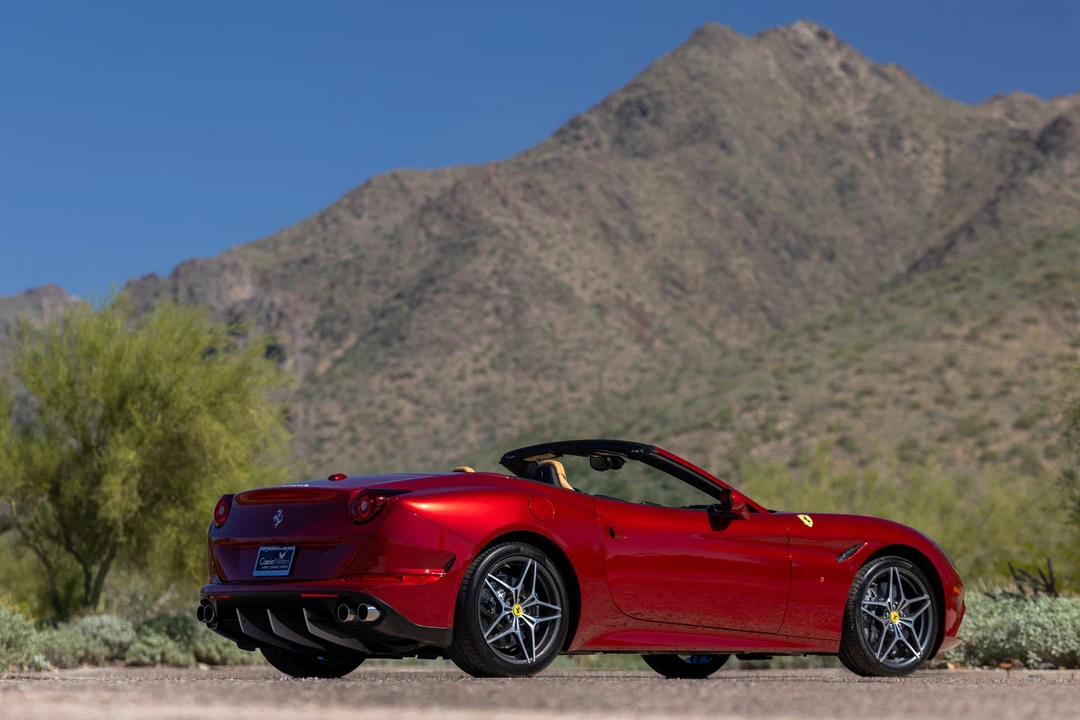 2016 Ferrari California T - Image 17 of 31