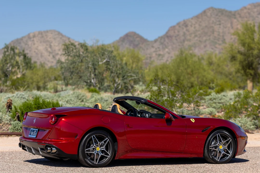 2016 Ferrari California T - Image 16 of 31