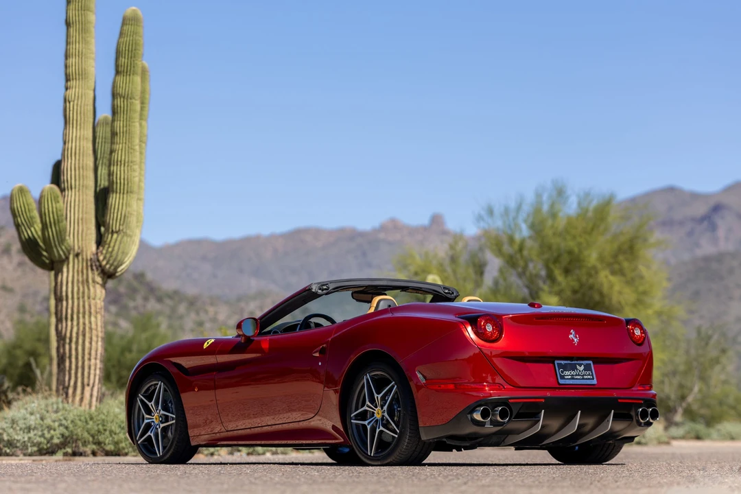 2016 Ferrari California T - Image 25 of 31