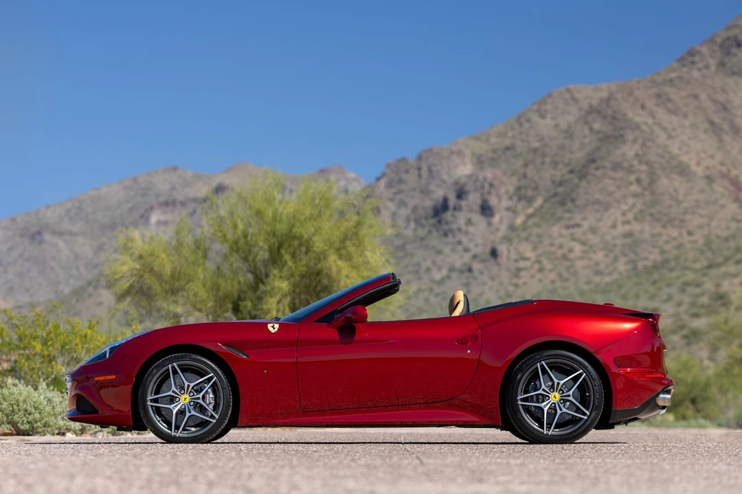 2016 Ferrari California T - Image 29 of 31