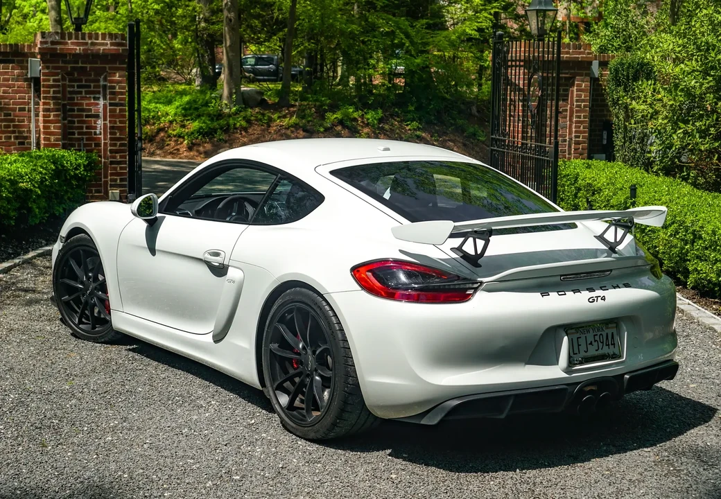 2016 Porsche 981 Cayman GT4 - Image 5 of 6