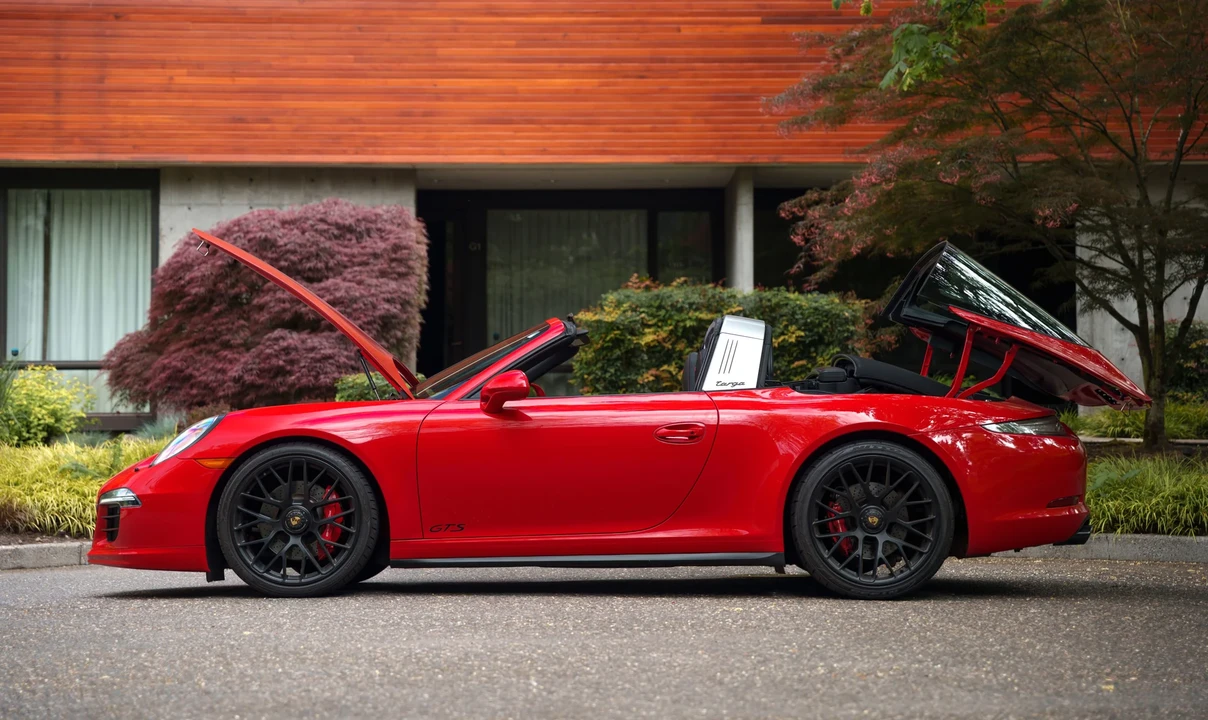 2016 Porsche 991 Targa 4 GTS - Image 8 of 31