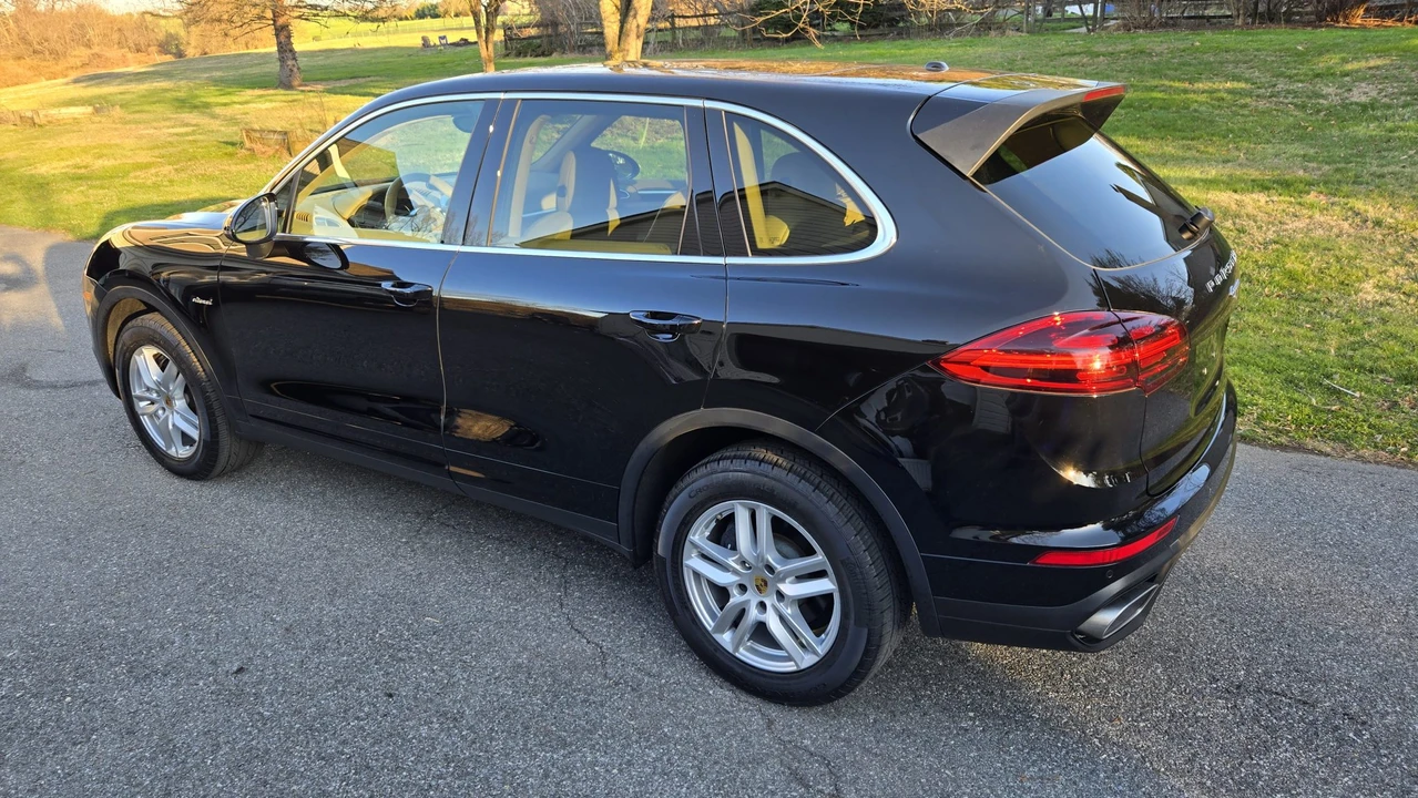 2016 Porsche 958 Cayenne Diesel - Image 12 of 31