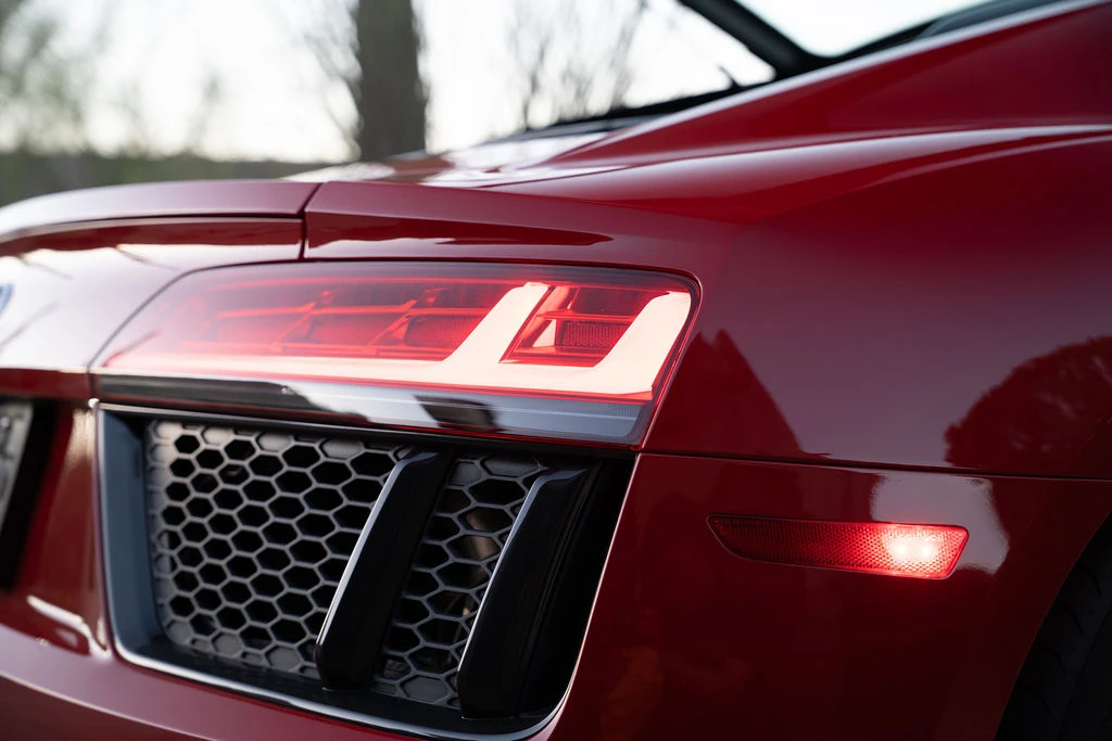 2017 Audi 4S R8 - Image 28 of 31