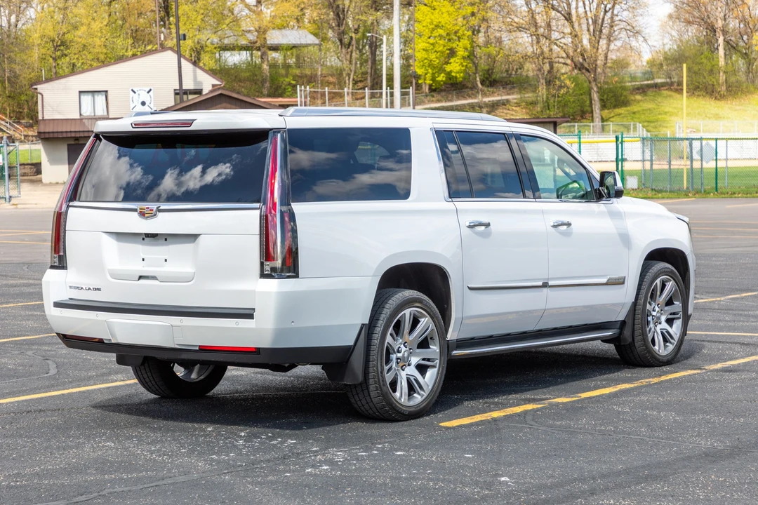 2017 Cadillac Escalade 4th Gen - Image 7 of 31