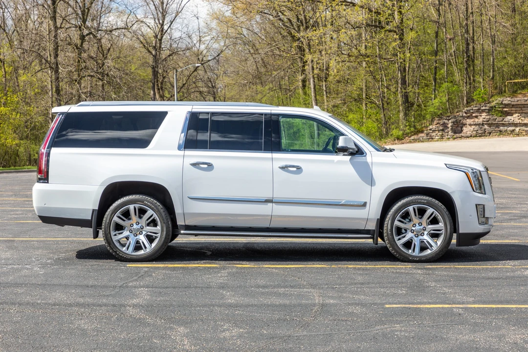 2017 Cadillac Escalade 4th Gen - Image 6 of 31