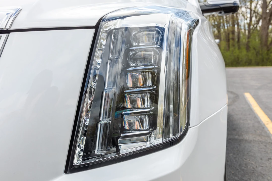 2017 Cadillac Escalade 4th Gen - Image 19 of 31