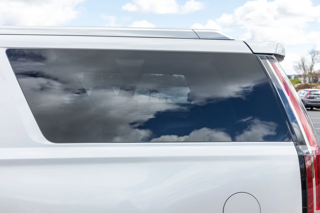 2017 Cadillac Escalade 4th Gen - Image 28 of 31