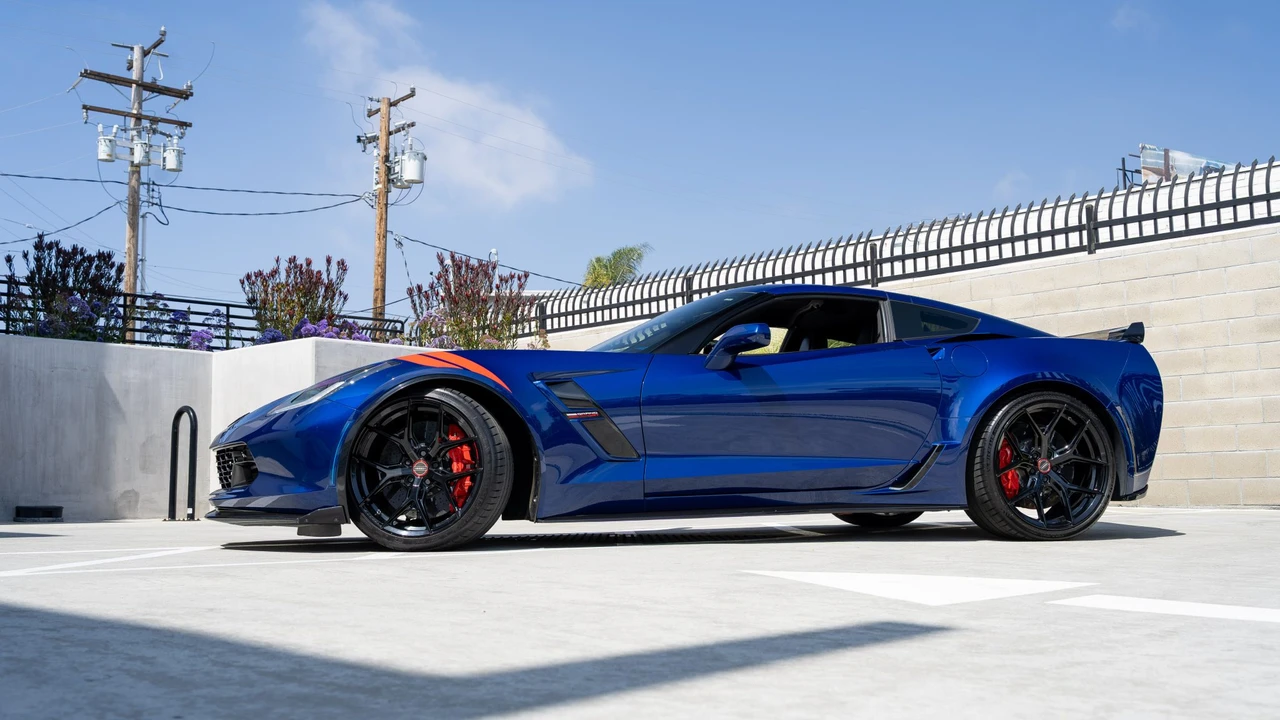 2017 Chevrolet Corvette C7 Grand Sport - Image 15 of 31