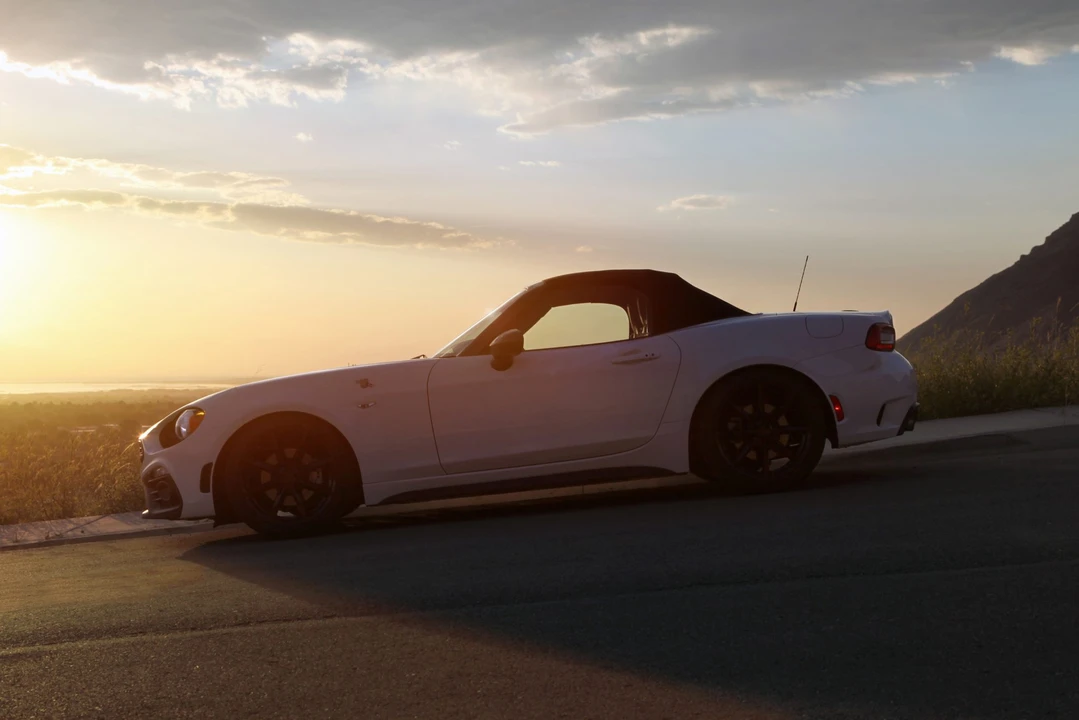 2017 Fiat 124 Spider - Image 9 of 31