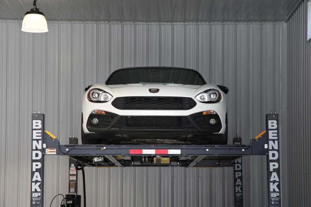 2017 Fiat 124 Spider - Image 25 of 31