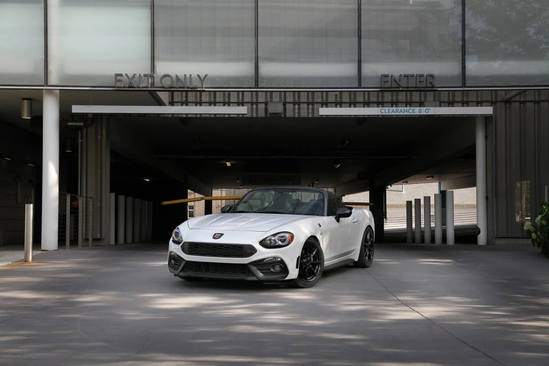2017 Fiat 124 Spider - Image 4 of 31