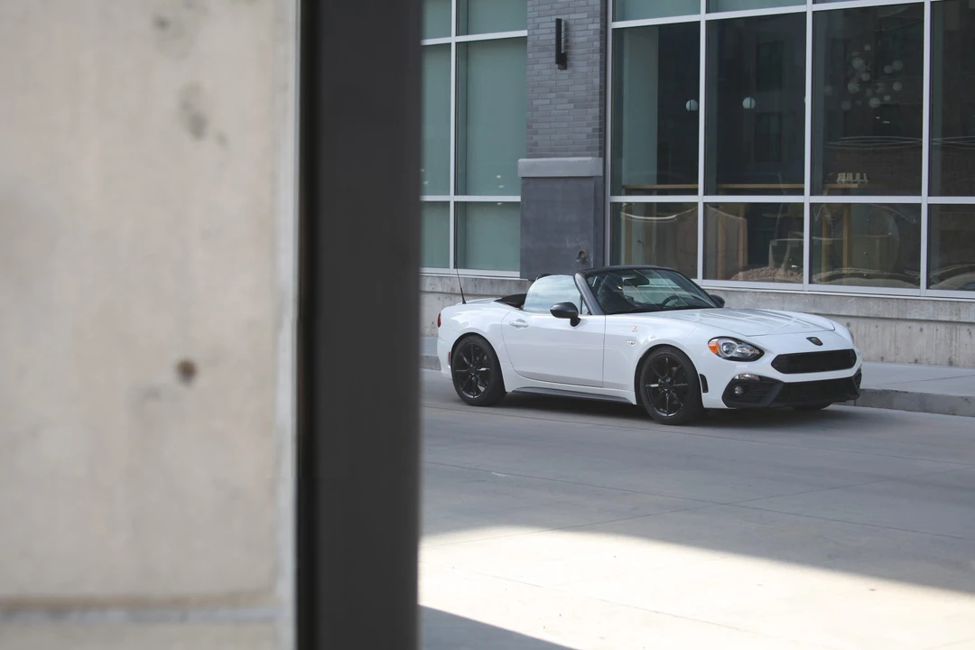 2017 Fiat 124 Spider - Image 24 of 31