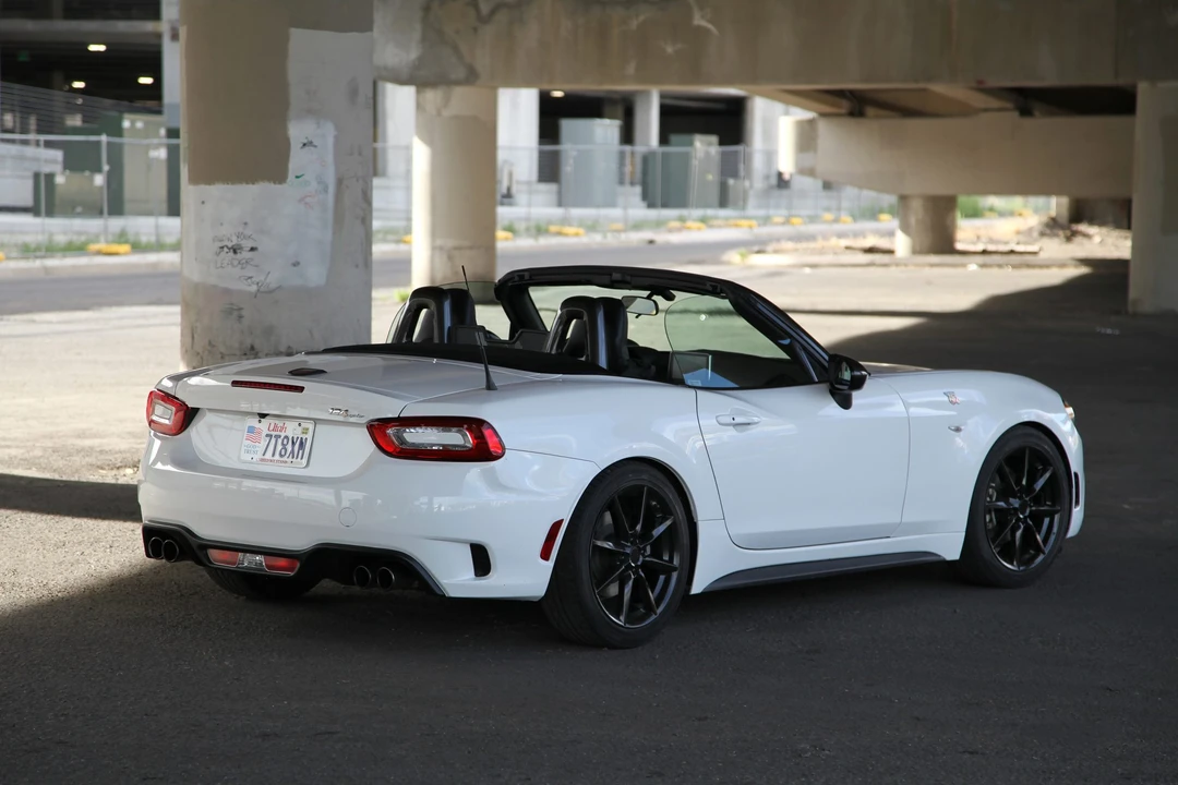 2017 Fiat 124 Spider - Image 19 of 31
