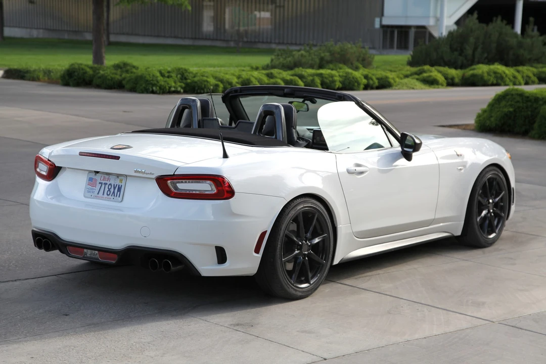 2017 Fiat 124 Spider - Image 18 of 31