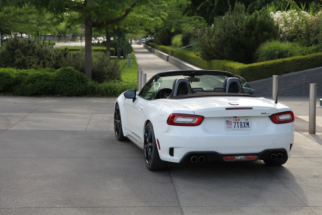 2017 Fiat 124 Spider - Image 16 of 31