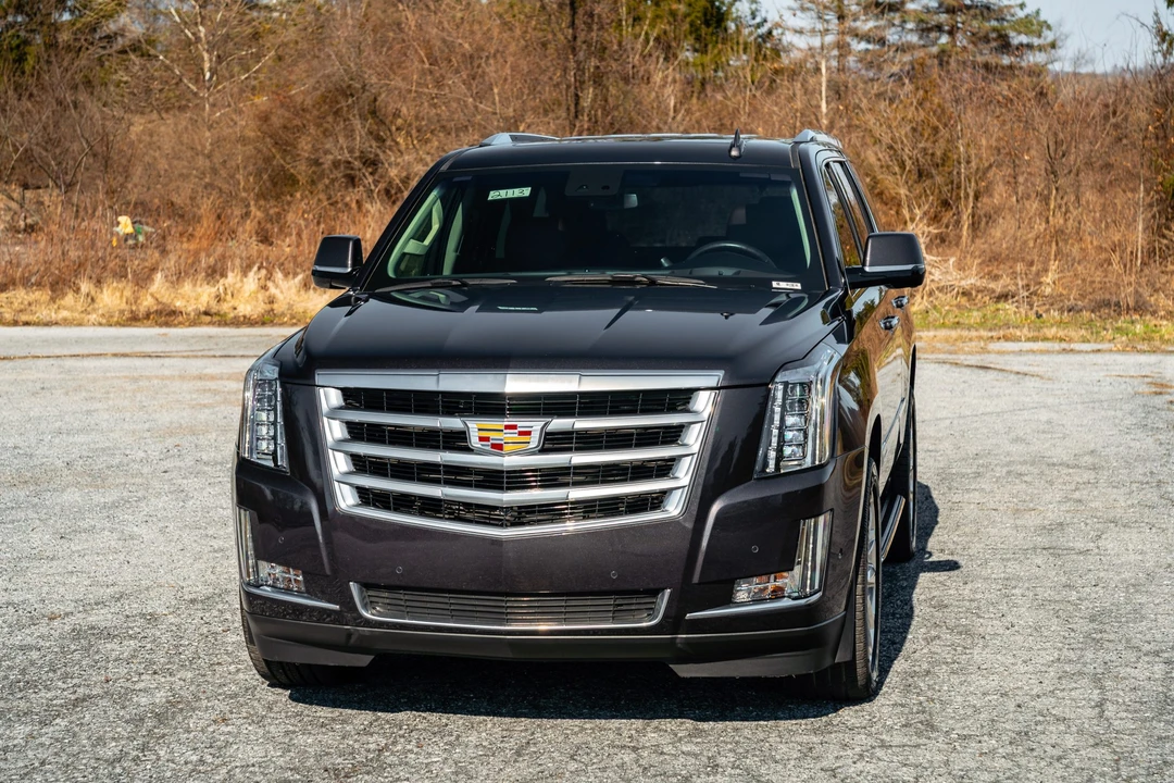 2018 Cadillac Escalade 4th Gen - Image 2 of 31