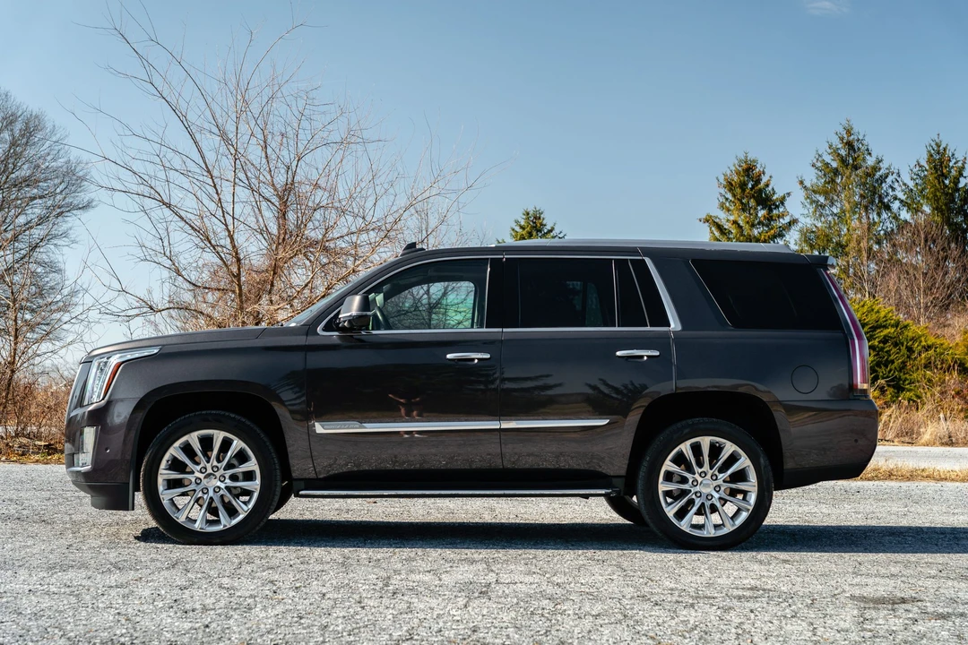 2018 Cadillac Escalade 4th Gen - Image 15 of 31